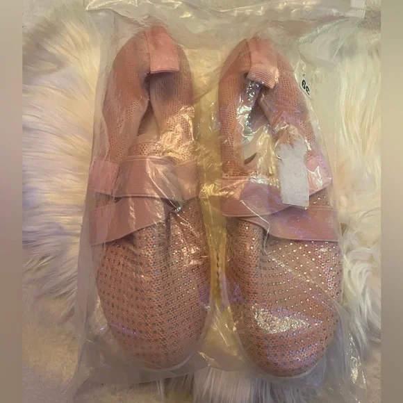NWT Women's Pink Slip-On Comfy Sparkly Shoes - Picture 2 of 4